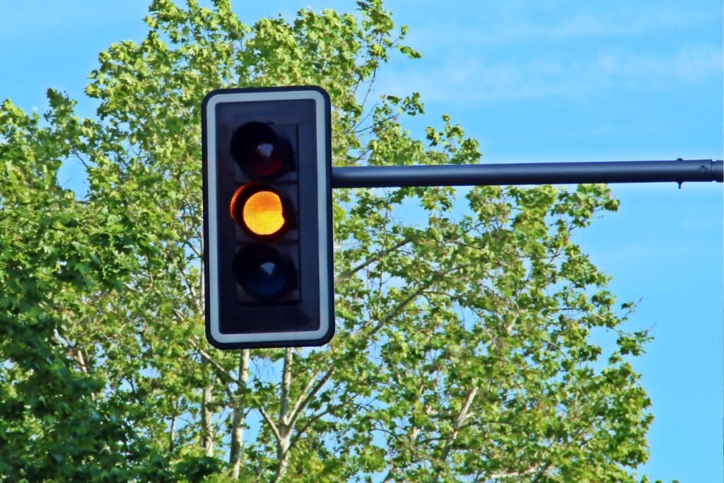 Peut-on être flashé au feu orange par un radar automatique