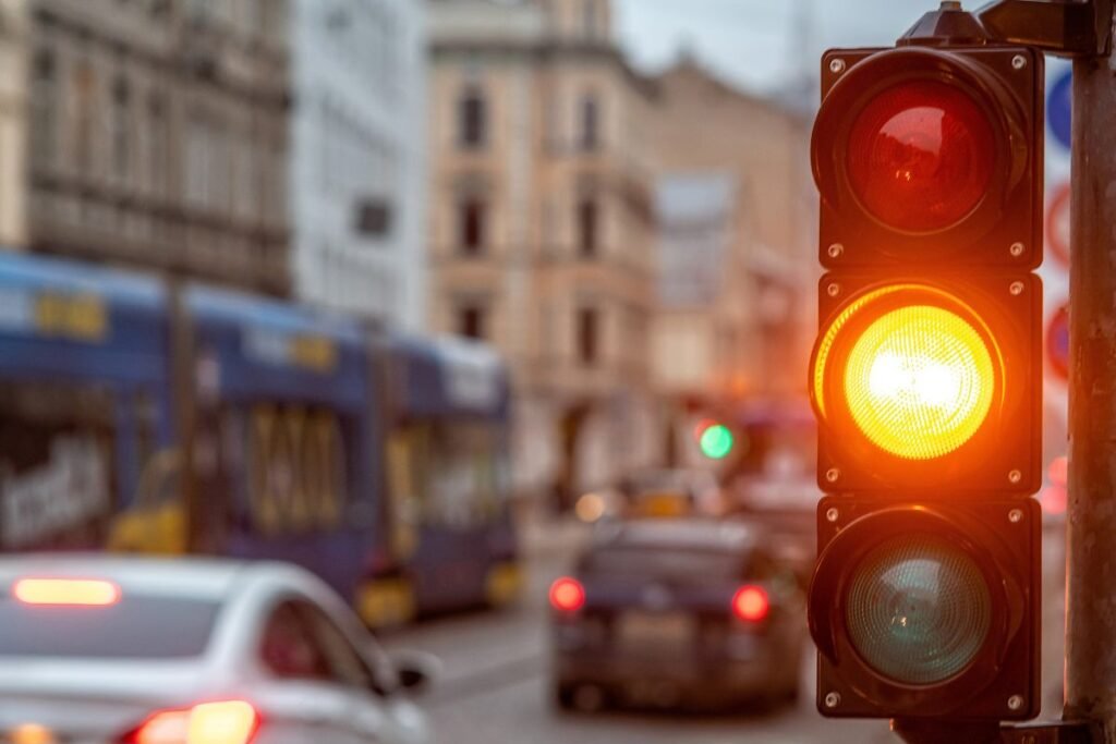 Peut-on être flashé au feu orange par un radar automatique (1)