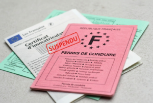 Permis de conduire français faisant l'objet d'une suspension administrative ou judiciaire