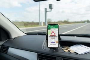 Radars sur Waze en 2026 : fonctionnement, fiabilité et limites légales